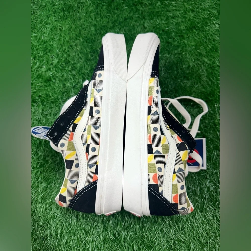 Vans Women shoes‎ Size 6